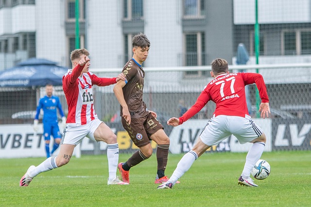 的防守和顽 的防守和顽